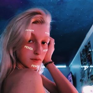 Meet your Posher, Charlotte